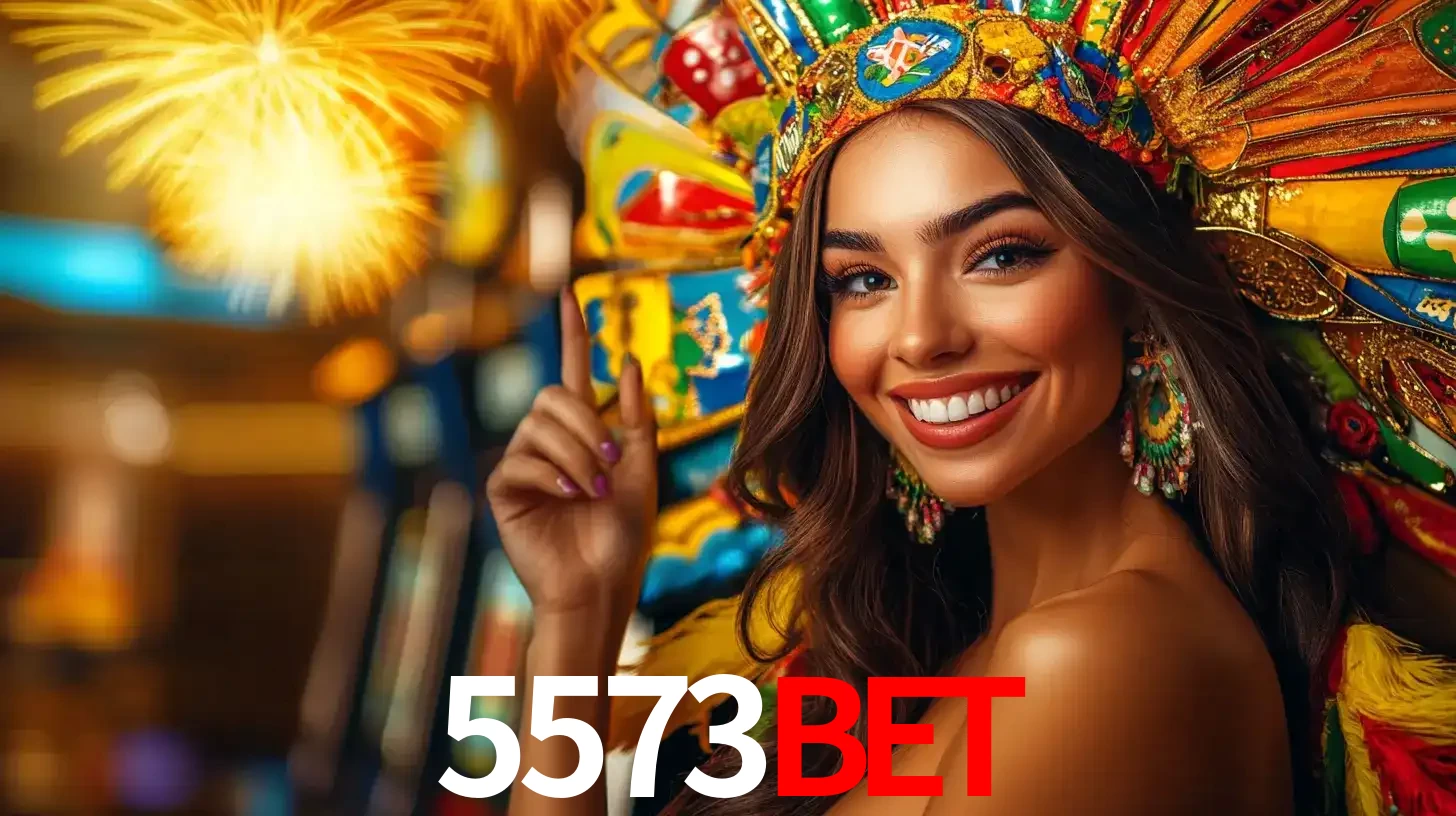 Mulher sorridente com um cocar de carnaval vibrante e colorido, celebrando uma grande vitória nos jogos do cassino 5573bet com fogos de artifício ao fundo.