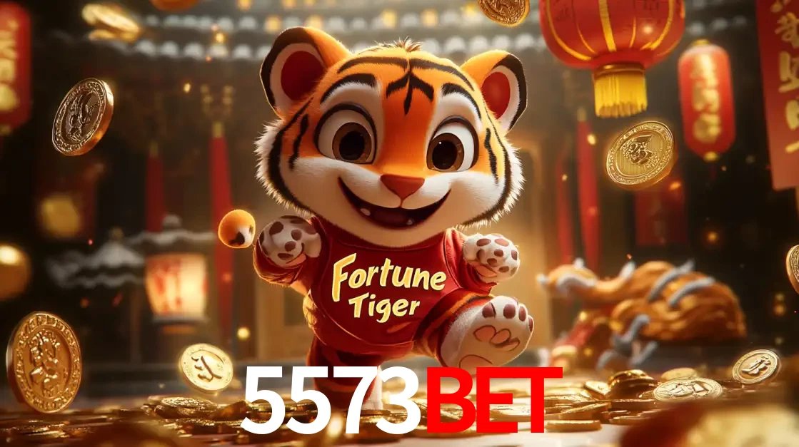 O alegre personagem do Fortune Tiger correndo sobre um caminho de moedas de ouro, simbolizando os grandes prêmios e a diversão do popular jogo de slot do 5573bet.